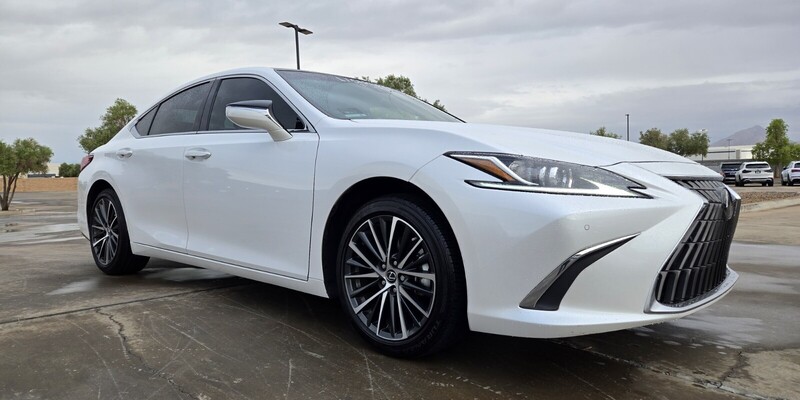 2025 Lexus ES