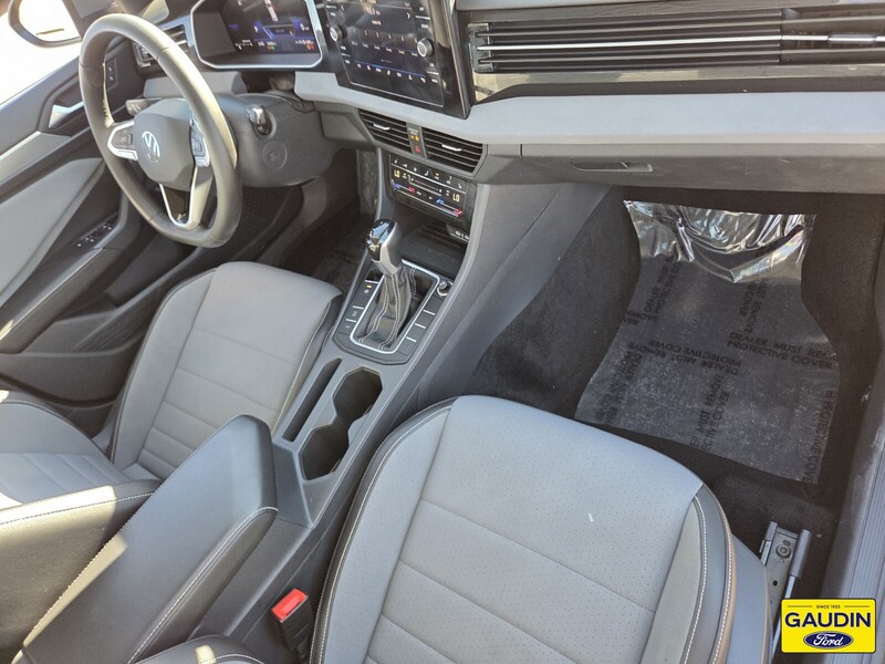 Used 2025 Volkswagen Jetta 1.5T SE 4D Sedan