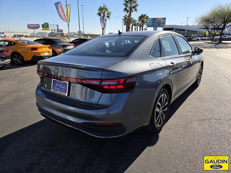 Used 2025 Volkswagen Jetta 1.5T SE 4D Sedan