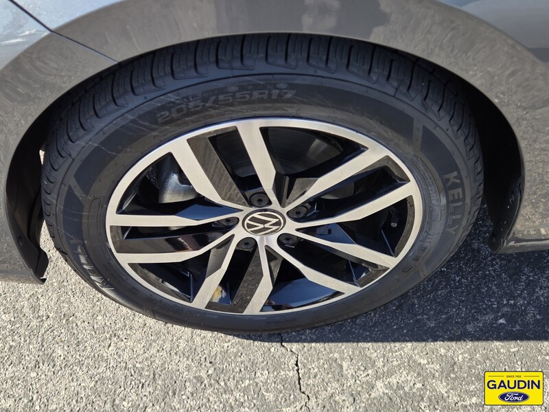 Used 2025 Volkswagen Jetta 1.5T SE 4D Sedan