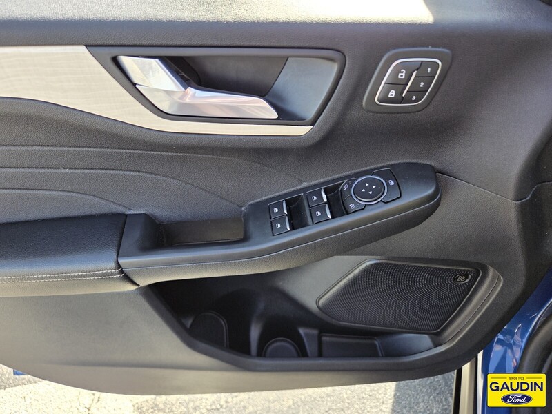 Used 2022 Ford Escape Titanium 4D Sport Utility