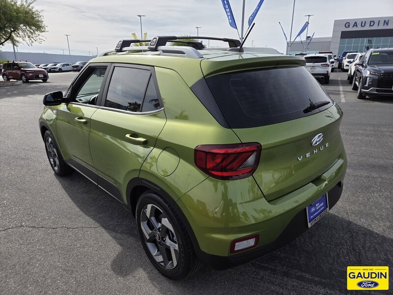 Used 2024 Hyundai Venue SEL 4D Sport Utility