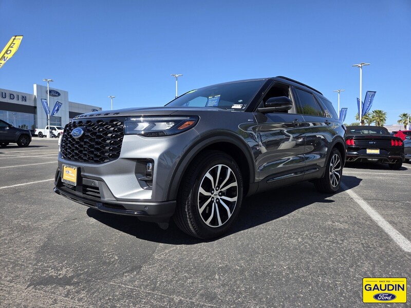 Used 2025 Ford Explorer ST-Line 4D Sport Utility