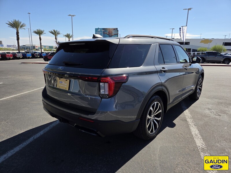 Used 2025 Ford Explorer ST-Line 4D Sport Utility