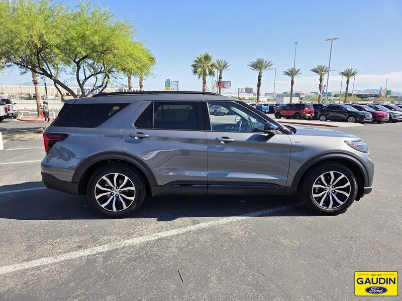 Used 2025 Ford Explorer ST-Line 4D Sport Utility