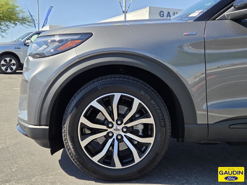 Used 2025 Ford Explorer ST-Line 4D Sport Utility