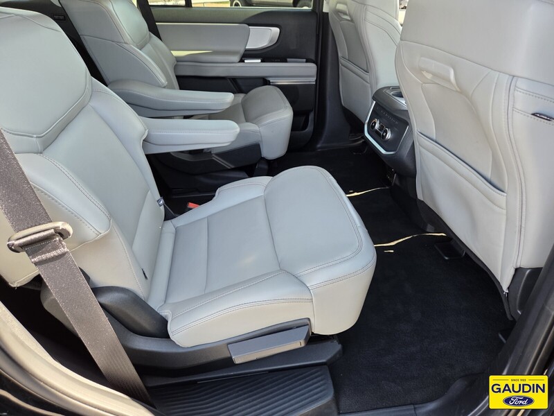 Used 2025 Ford Expedition Active 4D Sport Utility