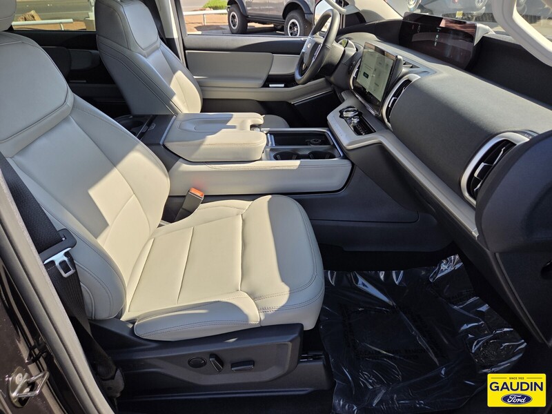 Used 2025 Ford Expedition Active 4D Sport Utility