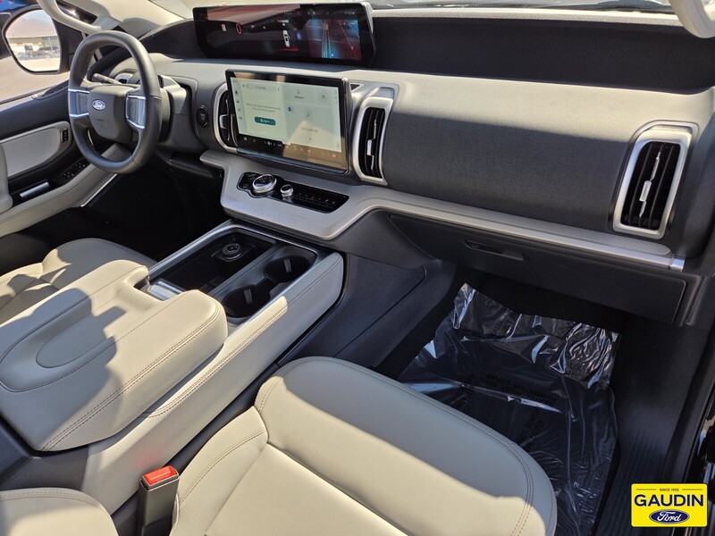 Used 2025 Ford Expedition Active 4D Sport Utility