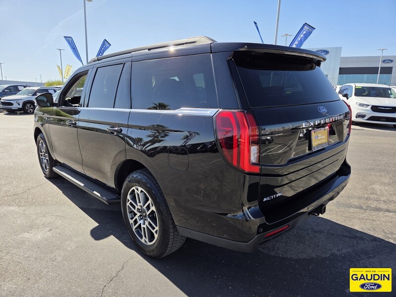 Used 2025 Ford Expedition Active 4D Sport Utility