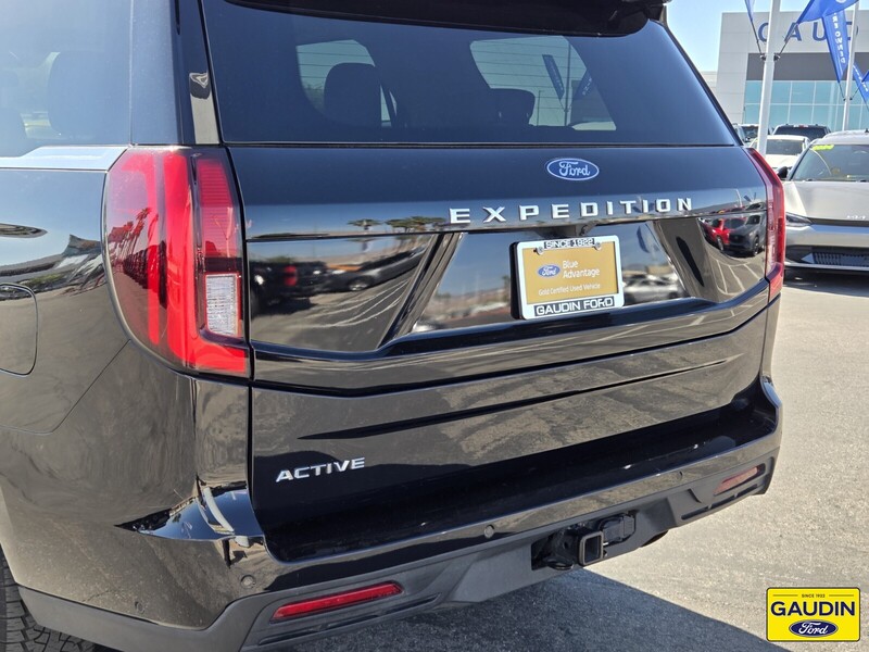 Used 2025 Ford Expedition Active 4D Sport Utility