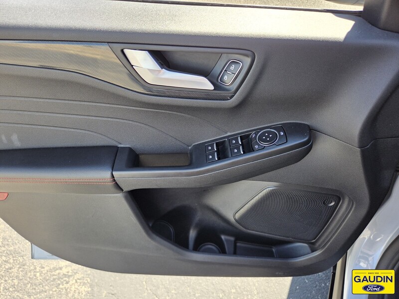 Used 2025 Ford Escape ST-Line 4D Sport Utility