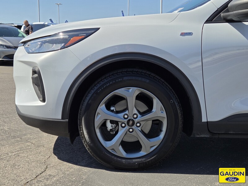 Used 2025 Ford Escape ST-Line 4D Sport Utility