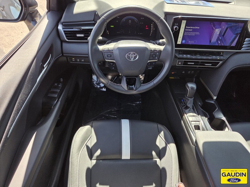 Used 2025 Toyota Camry SE 4D Sedan