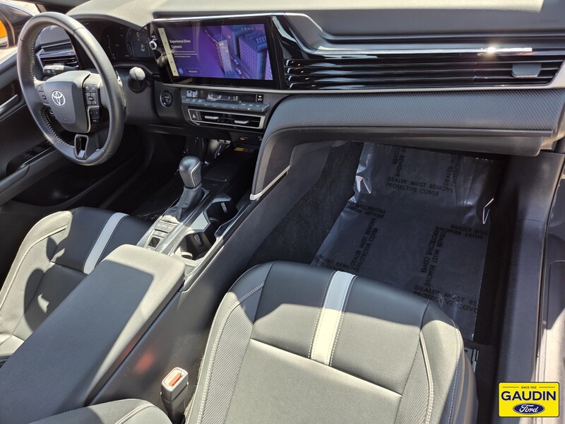 Used 2025 Toyota Camry SE 4D Sedan