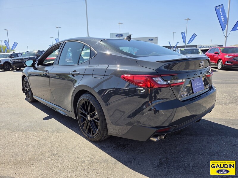 Used 2025 Toyota Camry SE 4D Sedan