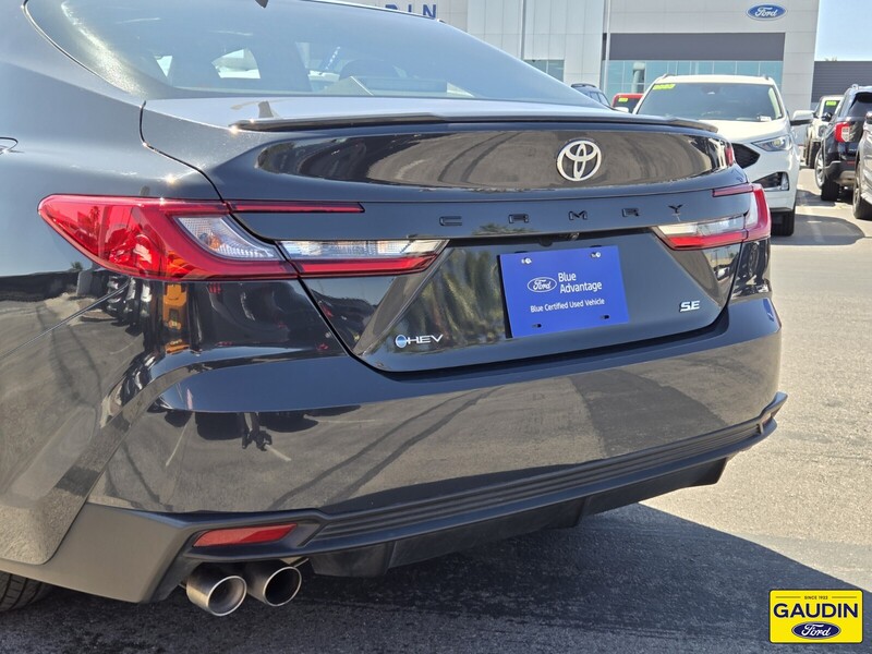 Used 2025 Toyota Camry SE 4D Sedan