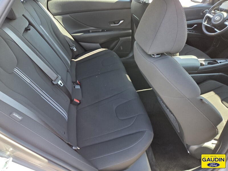 Used 2025 Hyundai Elantra SEL Convenience 4D Sedan