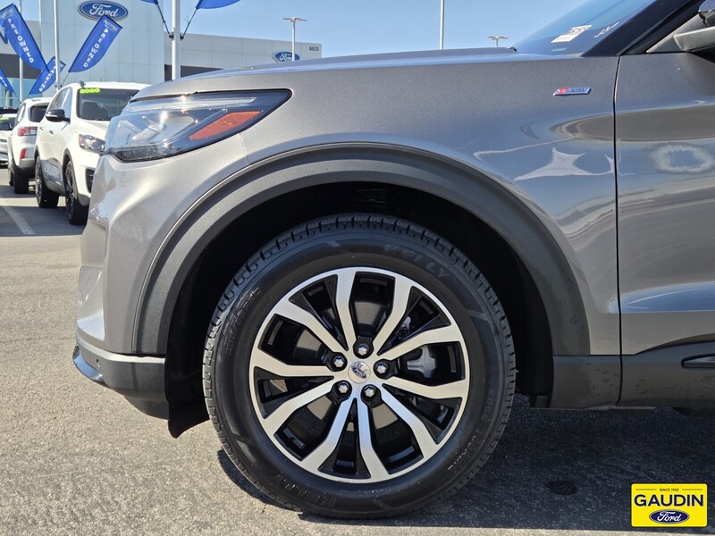 Used 2025 Ford Explorer ST-Line 4D Sport Utility