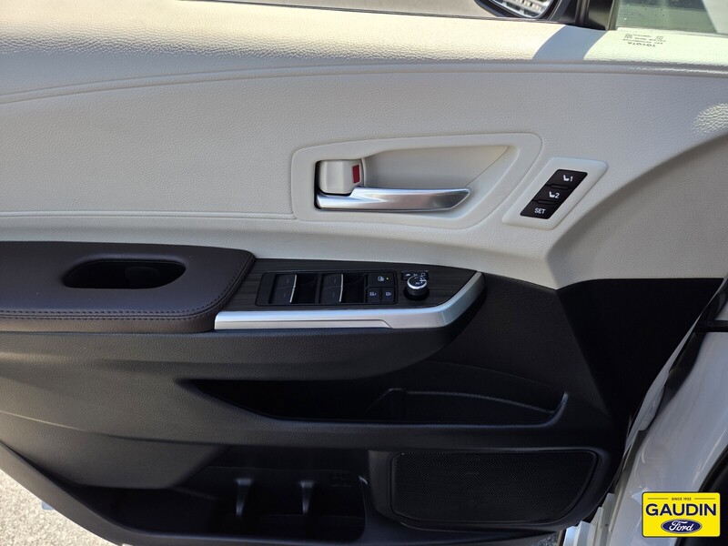 Used 2024 Toyota Sienna Platinum 4D Passenger Van