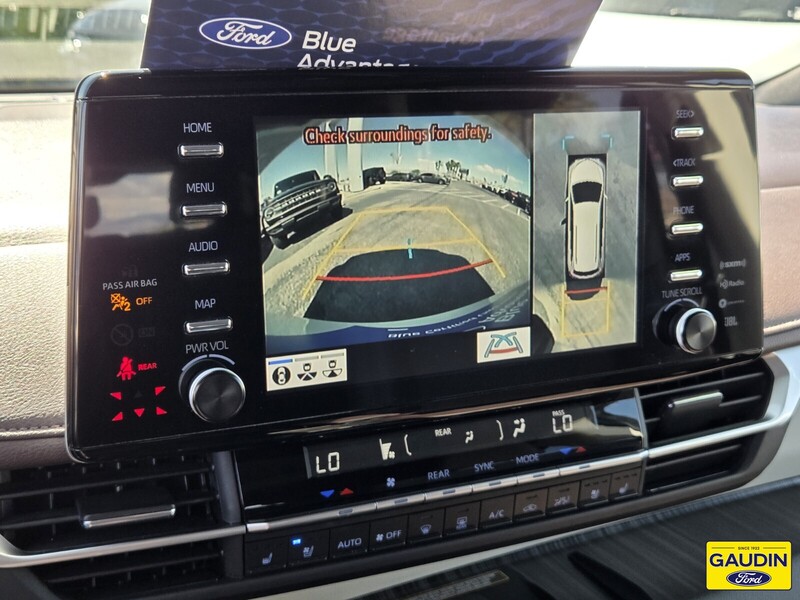 Used 2024 Toyota Sienna Platinum 4D Passenger Van