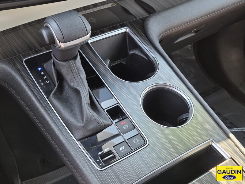 Used 2024 Toyota Sienna Platinum 4D Passenger Van