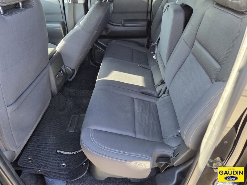 Used 2022 Nissan Frontier SV 4D Crew Cab