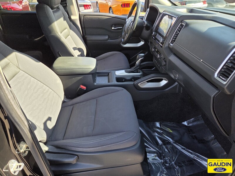 Used 2022 Nissan Frontier SV 4D Crew Cab