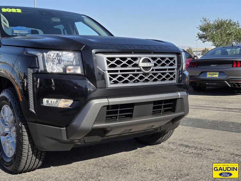Used 2022 Nissan Frontier SV 4D Crew Cab