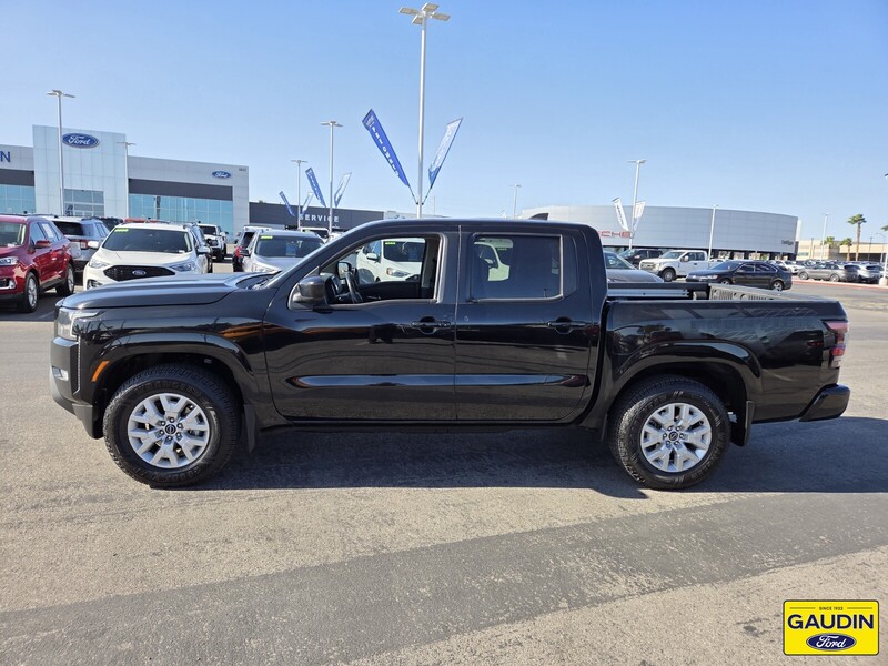 Used 2022 Nissan Frontier SV 4D Crew Cab