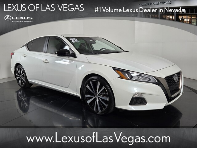 Pearl White 2022 Nissan Altima 2.0 SR FWD Sedan Front-Wheel Drive Continuously Variable Transmission