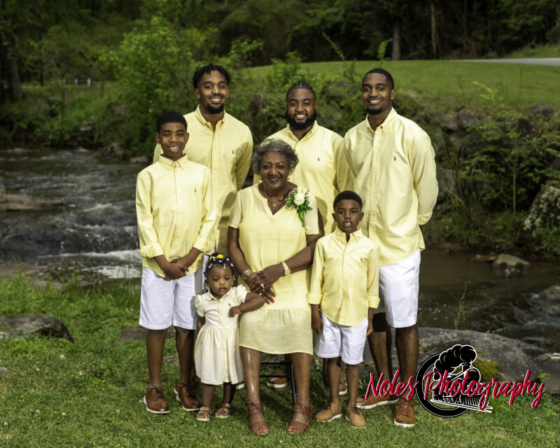 2022-The-Heard-Family-2345