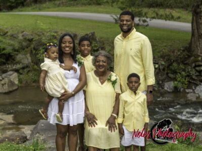 2022-The-Heard-Family-2372