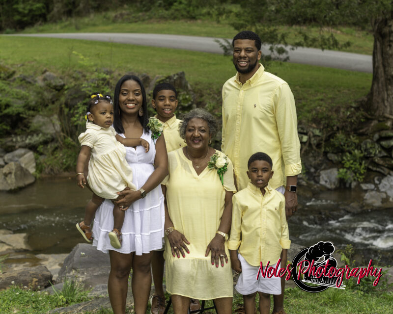 2022-The-Heard-Family-2372