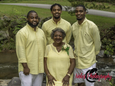 2022-The-Heard-Family-2382