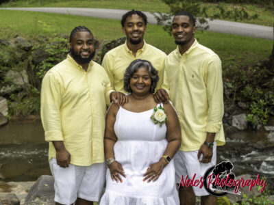 2022-The-Heard-Family-2383