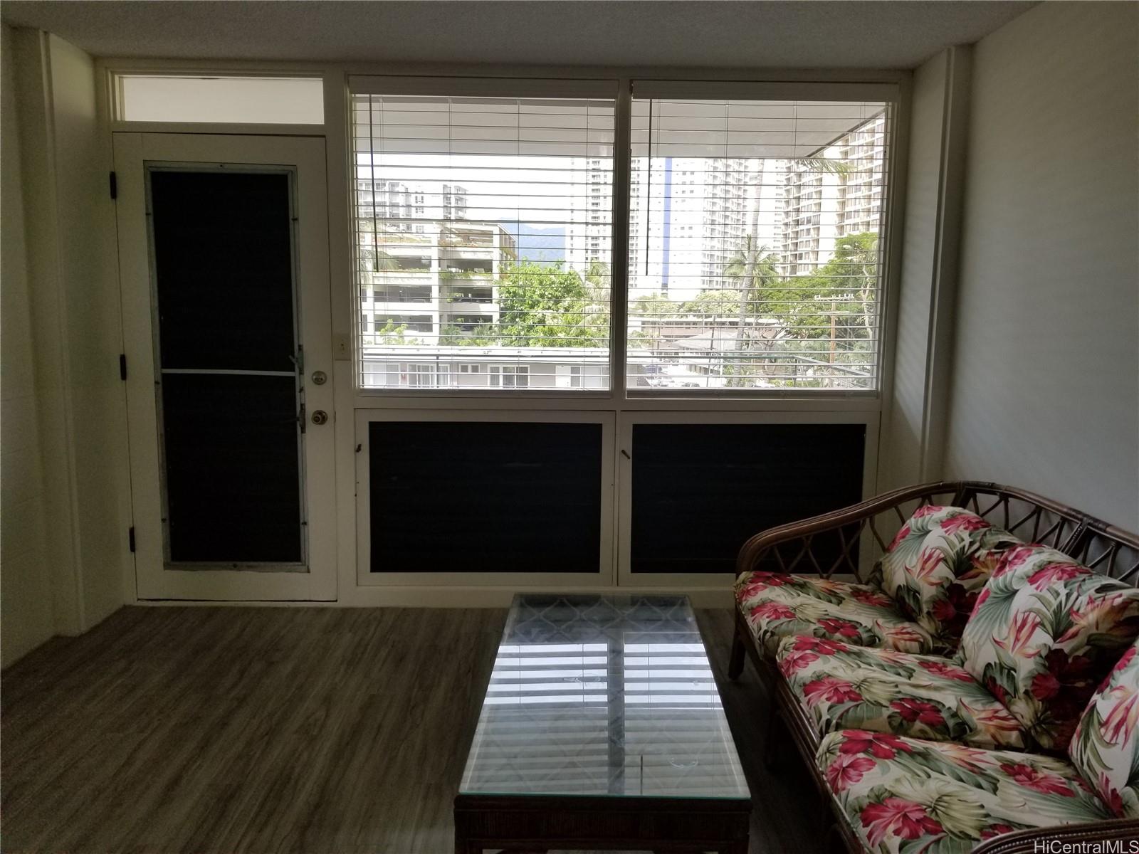 202516606 : 1