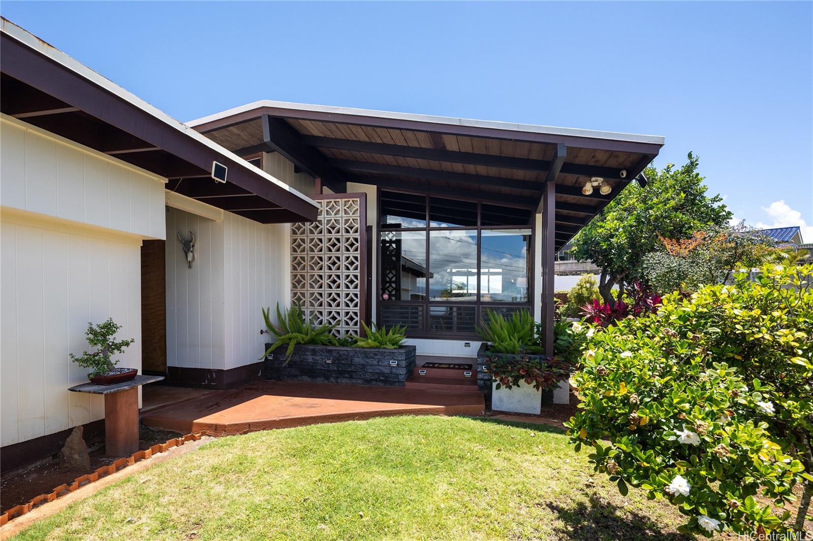 1627 Anakole Pl