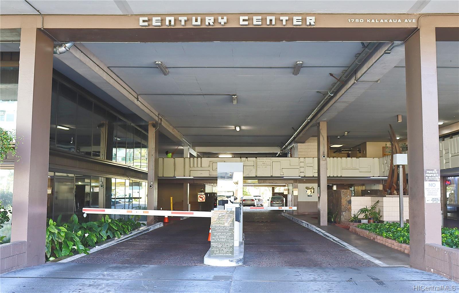1750 Kalakaua Ave 709