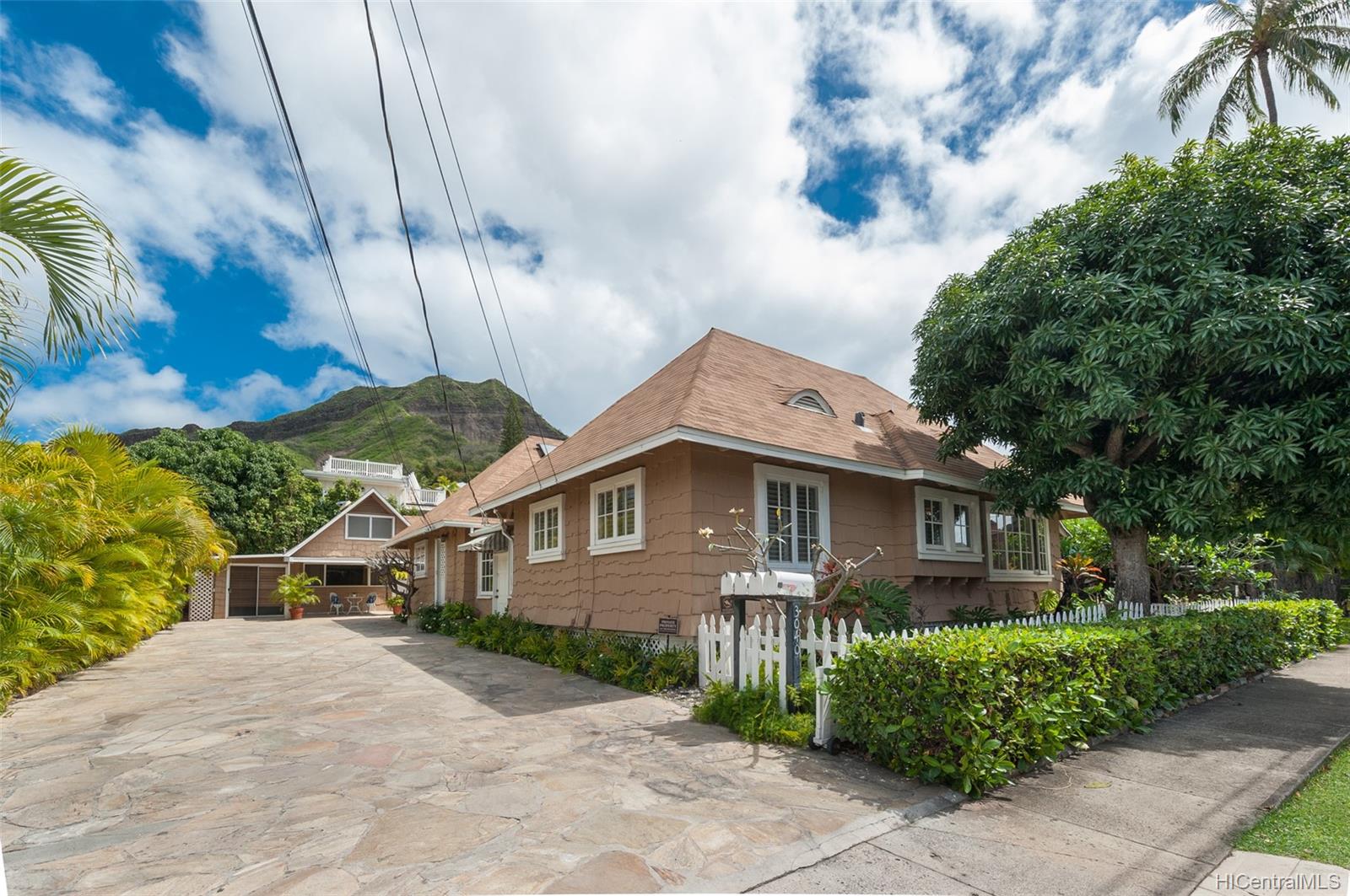 3040 Diamond Head Rd