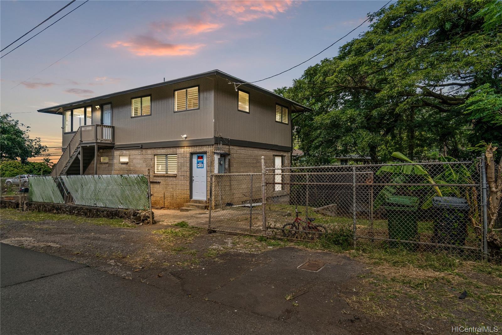 2502 Kalihi St