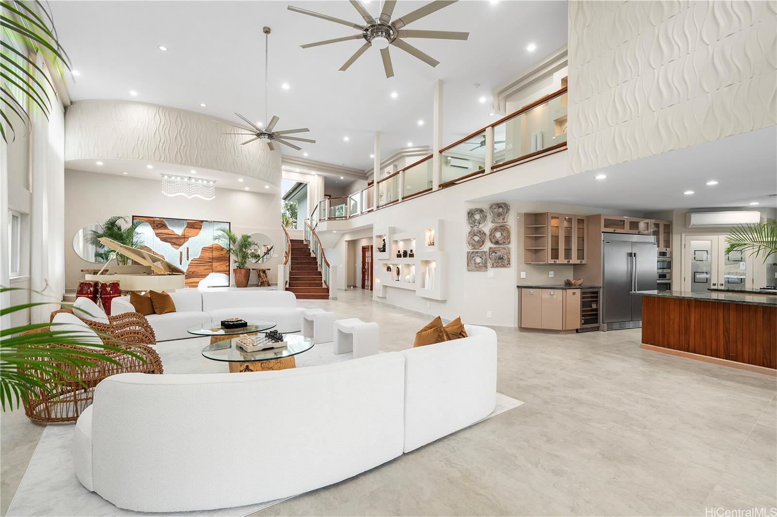 18 Homelani Pl