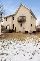 Small deck off the Master Bedroom to watch the eastern sunrise