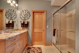 Convenient as a lakeside bath or the guest/sitting bath