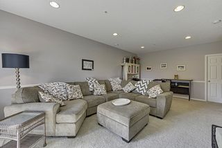 Neutral colors throughout