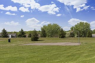 many parks, schools, shopping near by, NEW HYVEE!