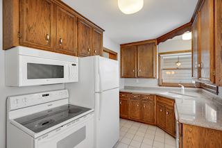 Solid surface counter-tops and updated appliances