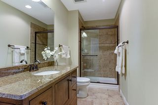 Private en-suite bath