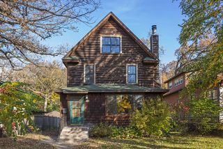 Welcome to 126 Melbourne Avenue SE 