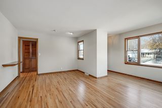 Wall between DR and Kitchen could be removed